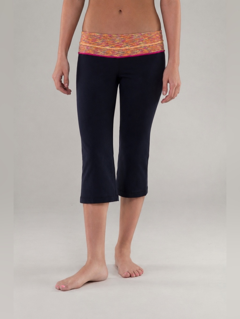 Lululemon Athletica‎ black Groove Crop leggings size 6